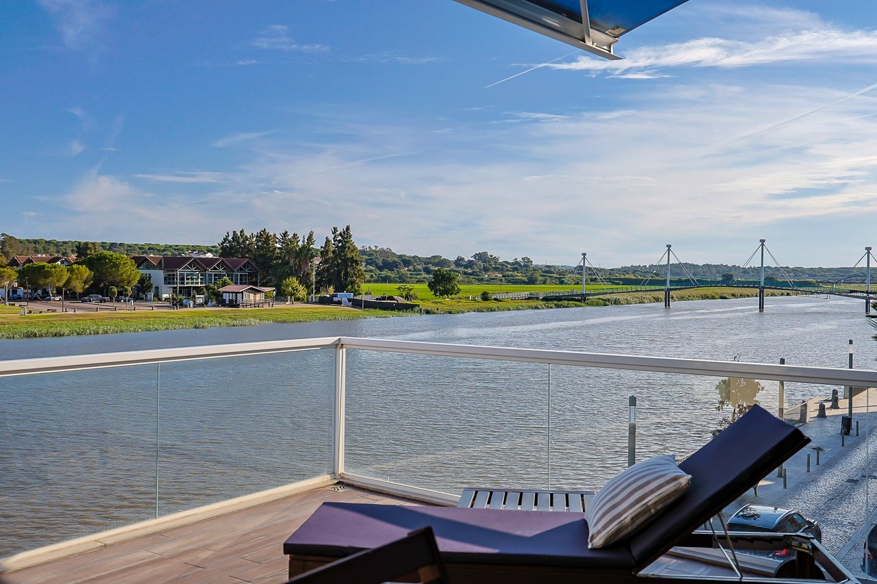 Elevated Riverside Living Minutes from Comporta