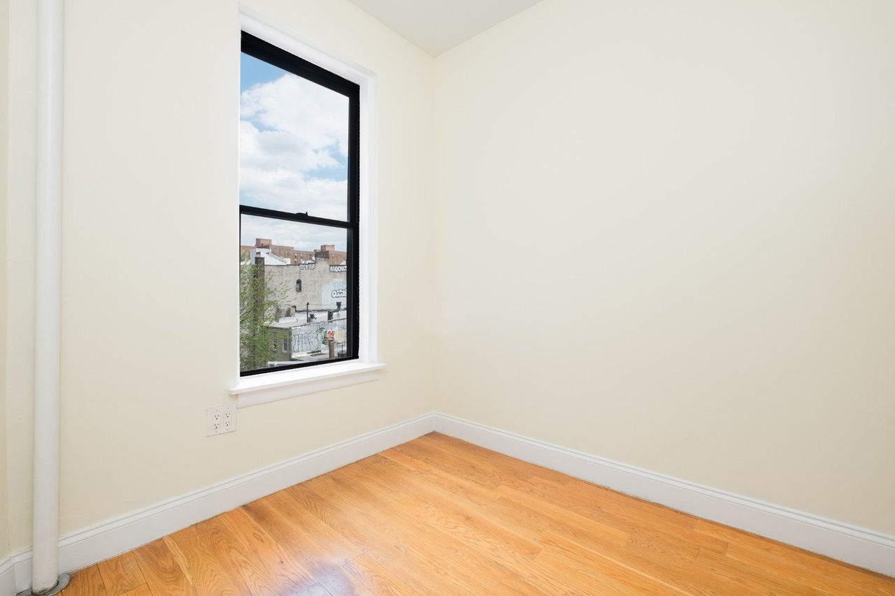345 East 12th Street Unit: 15