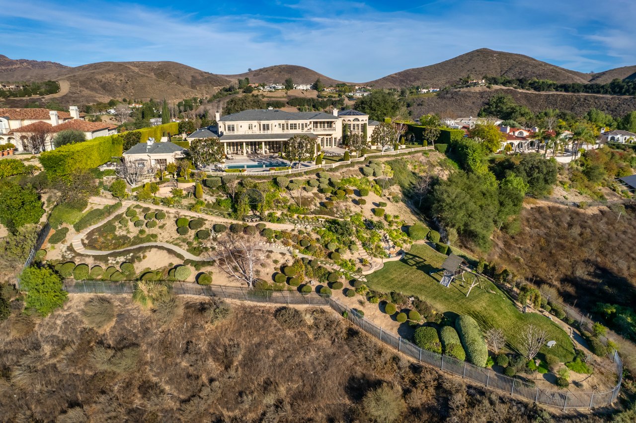 996 Vista Ridge Lane