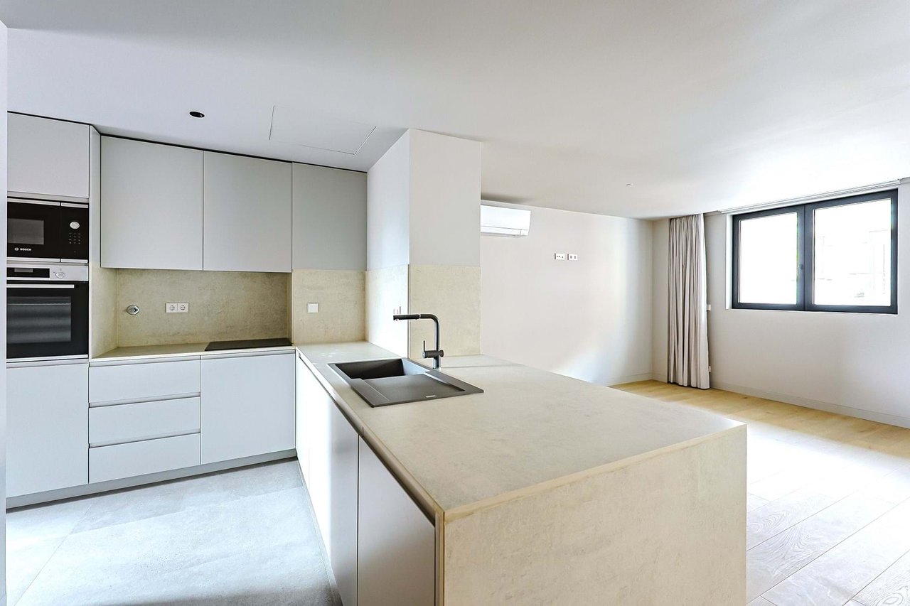 Stylish 2-Bedroom Apartment in the Heart of Lisbon with Exceptional Amenities