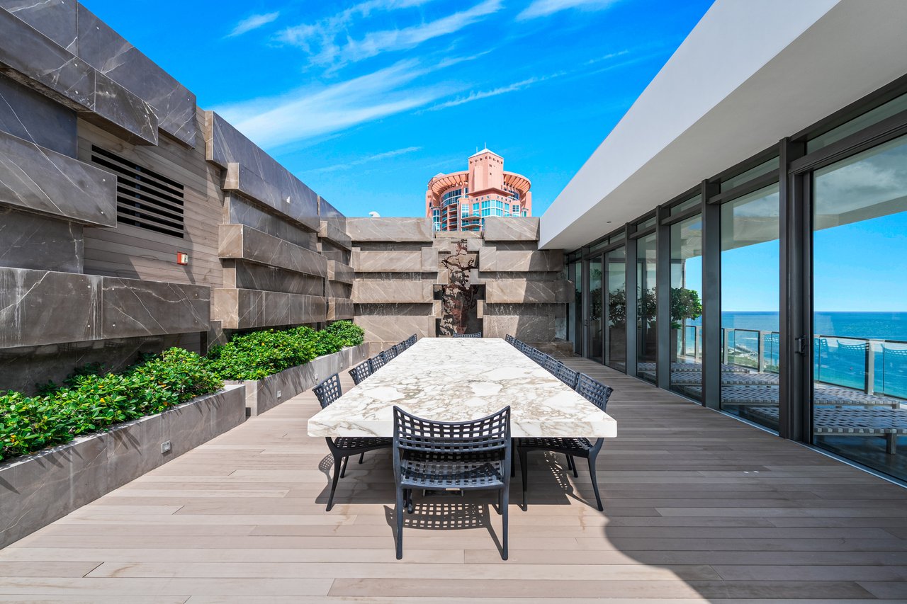 Apogee Penthouse