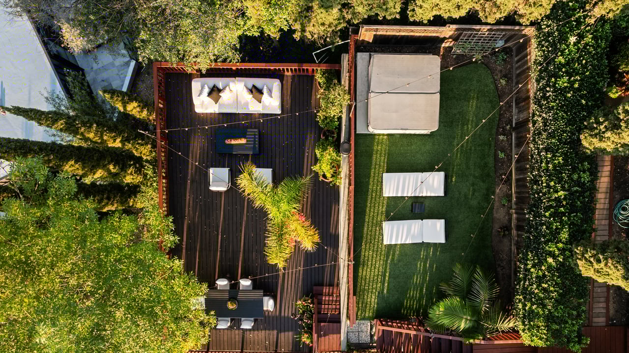 2591 Leicester Dr, Hollywood Hills