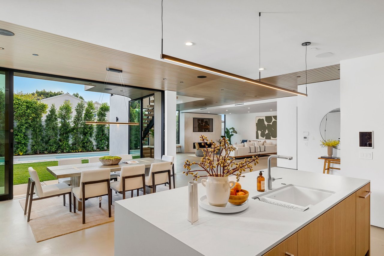 3041 Mountain View