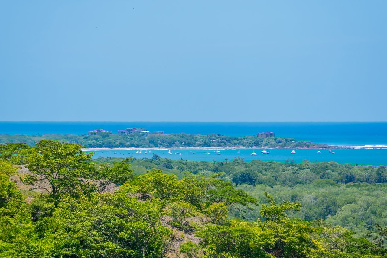 V-Lokamar Corona 1 | Exclusive 5-Bedroom Villa with Panoramic Pacific Ocean Views in Playa Grande