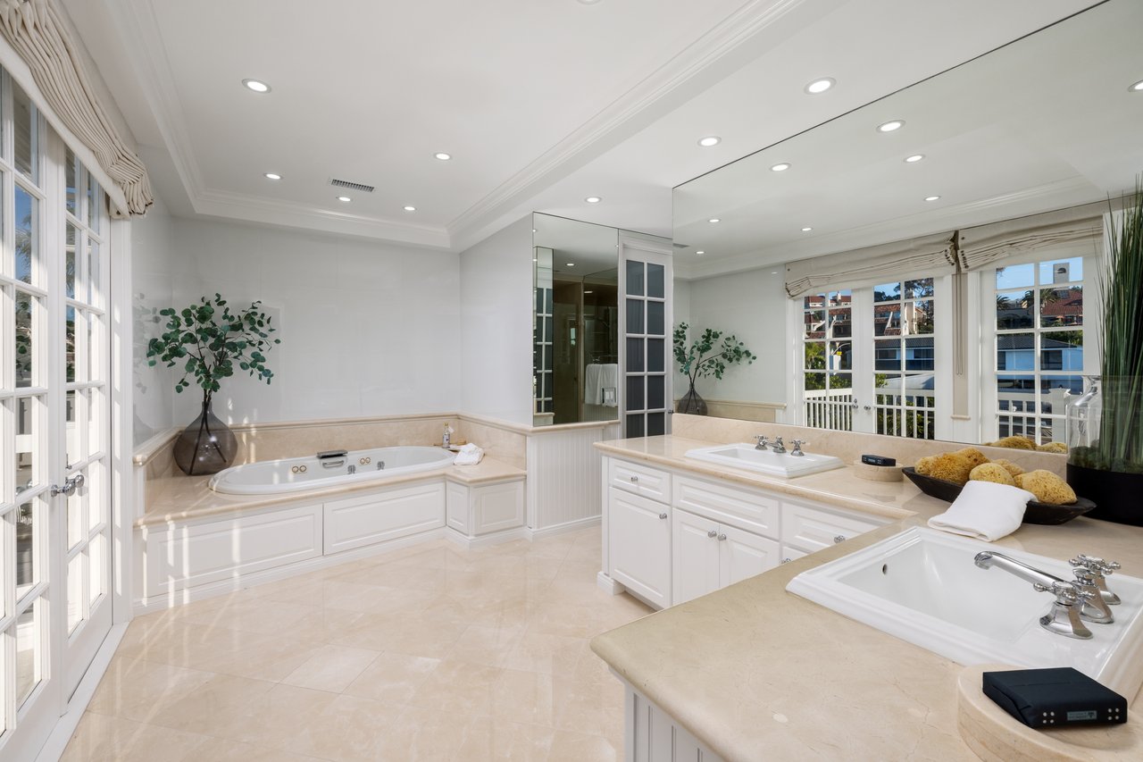 736 Harbor Island Drive 