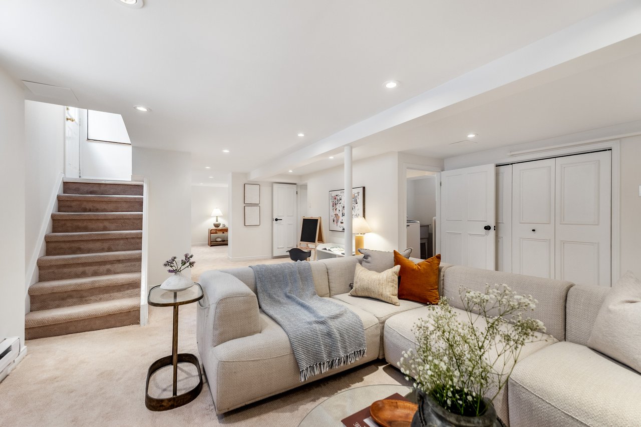 42 HUNT CLUB DRIVE