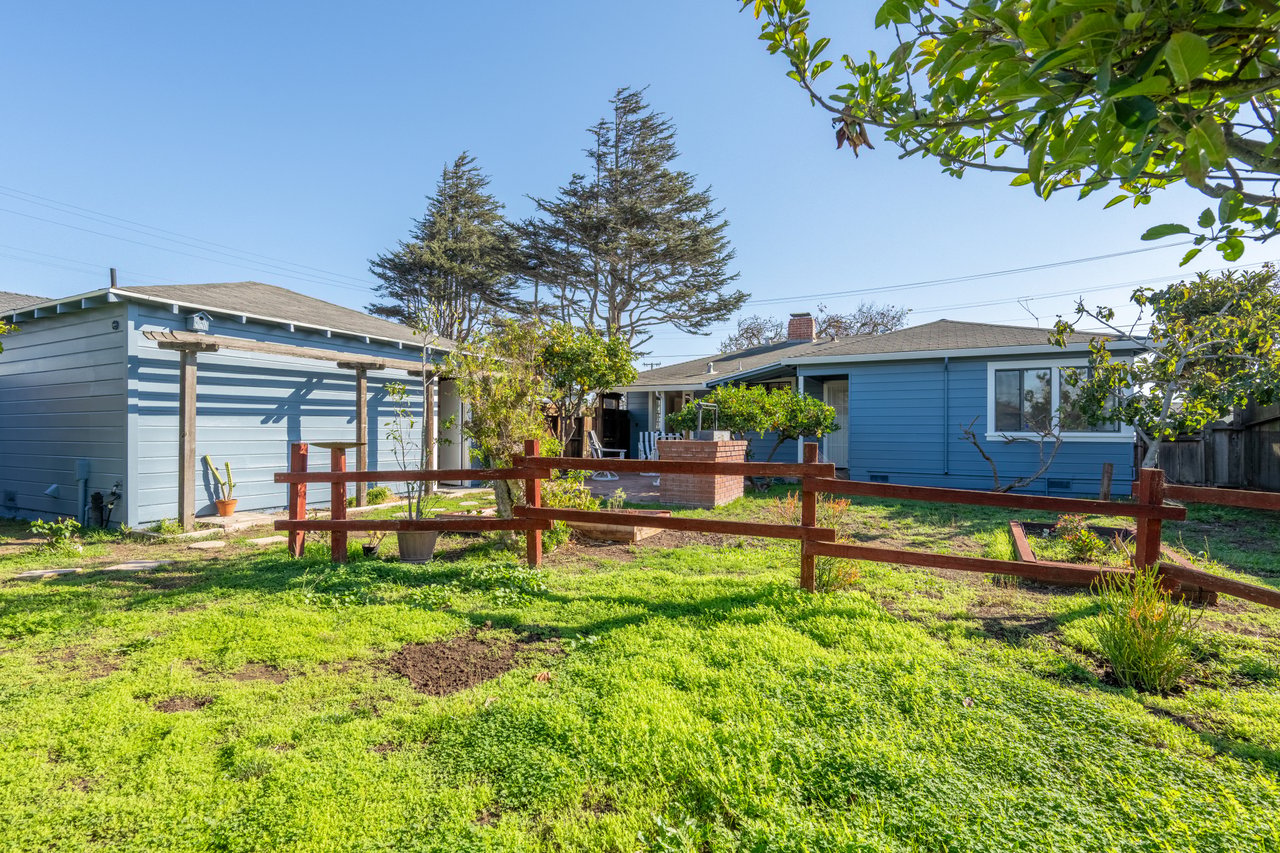Charming Salinas Home and Garden