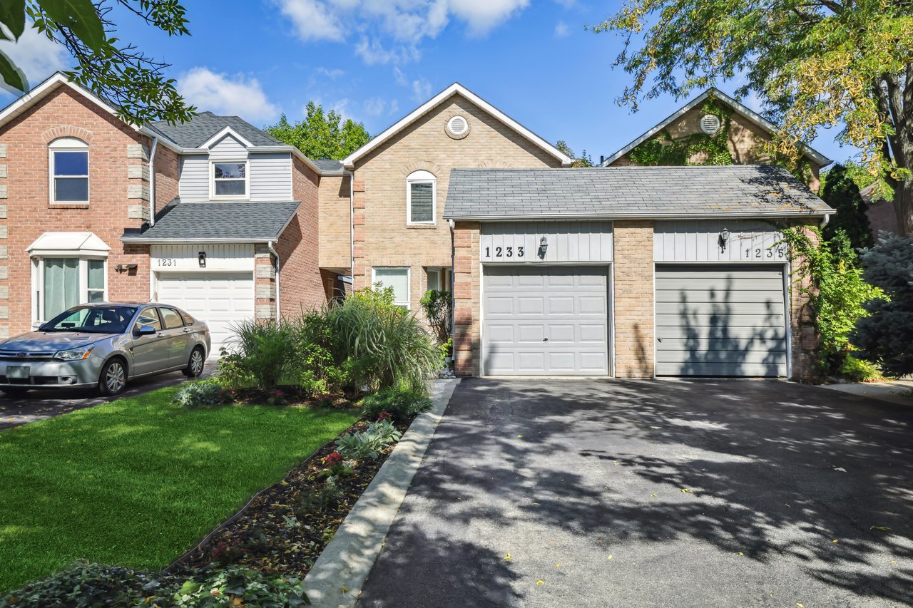 Updated Link Home on Ravine Lot