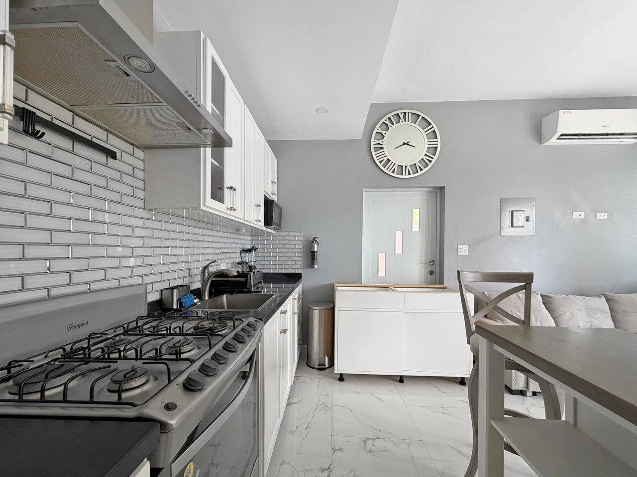 1097 Luck Hill 1 Bedroom Apartment