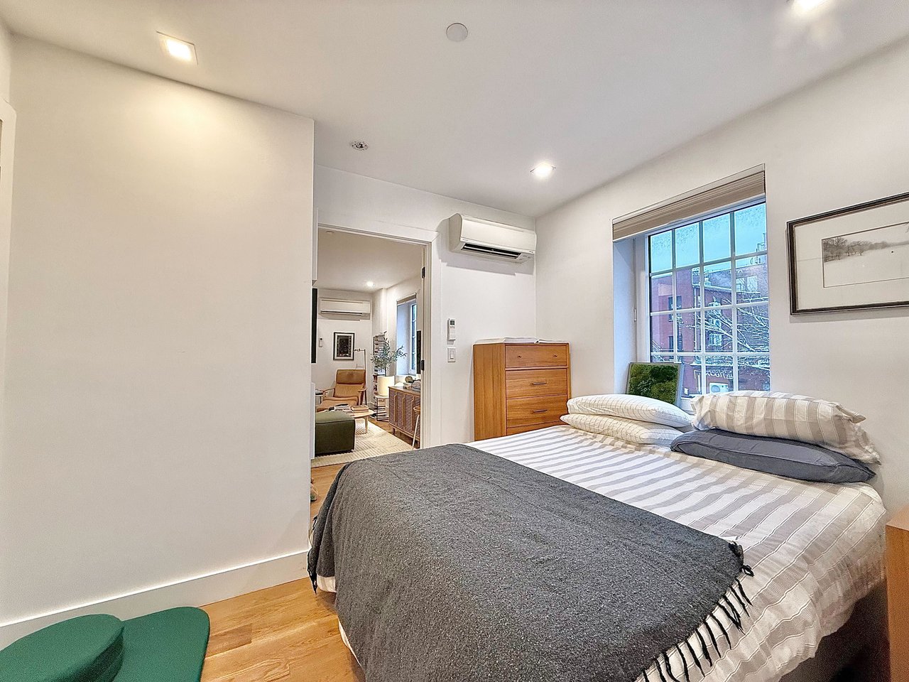 128 Montrose Avenue #302