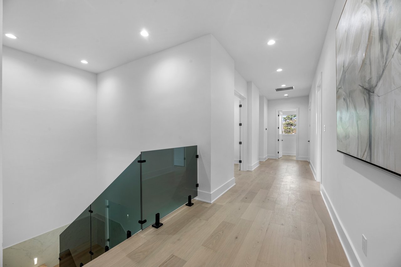 963 West 41st Street