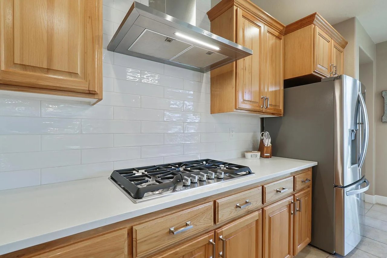 2200 Red Hawk Ct