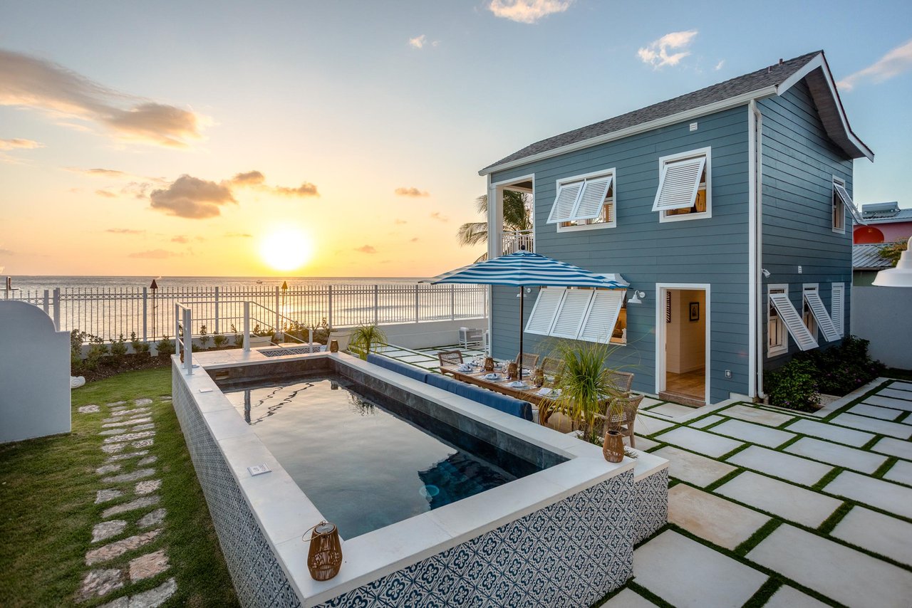 Sea Breeze Beach House 