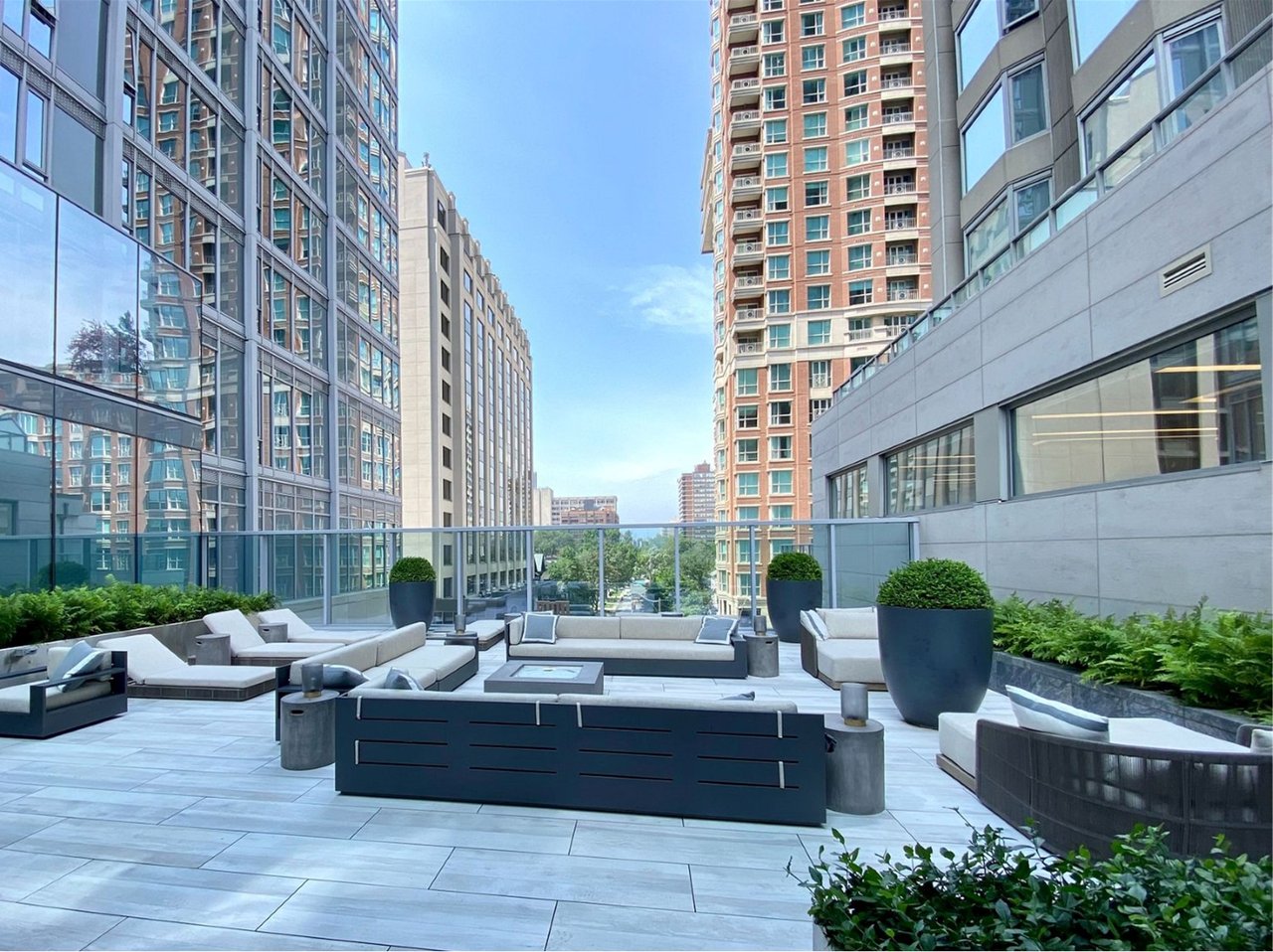 Cumberland Tower Suite 1812