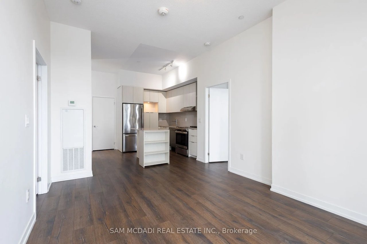 2520 Eglinton Ave W #410