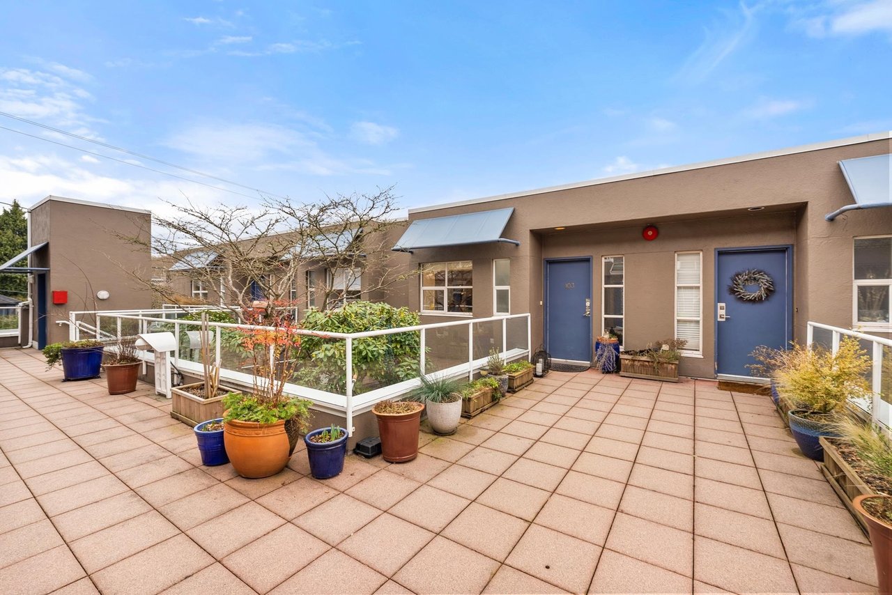 2556 Highbury St, #103