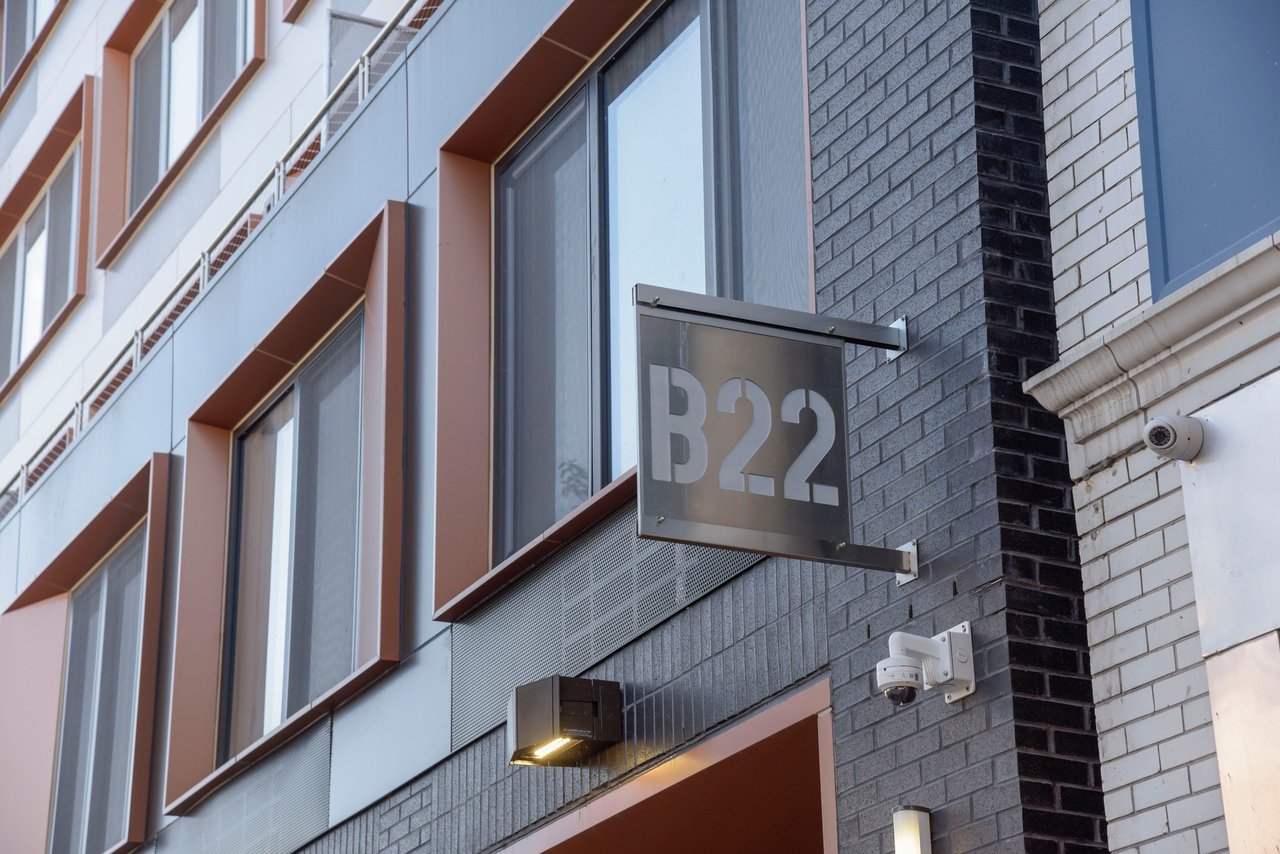 B22