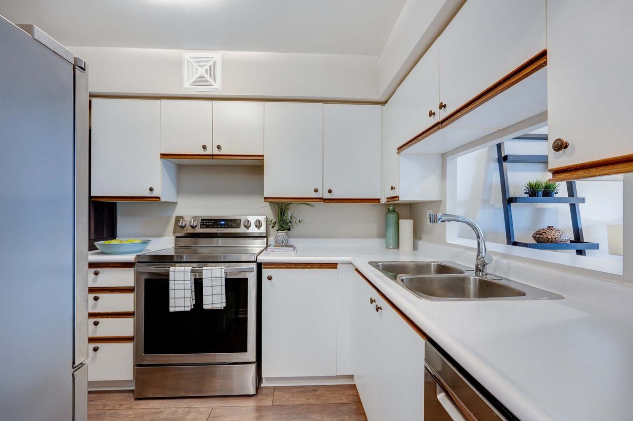 4 Park Vista Cres, #1214