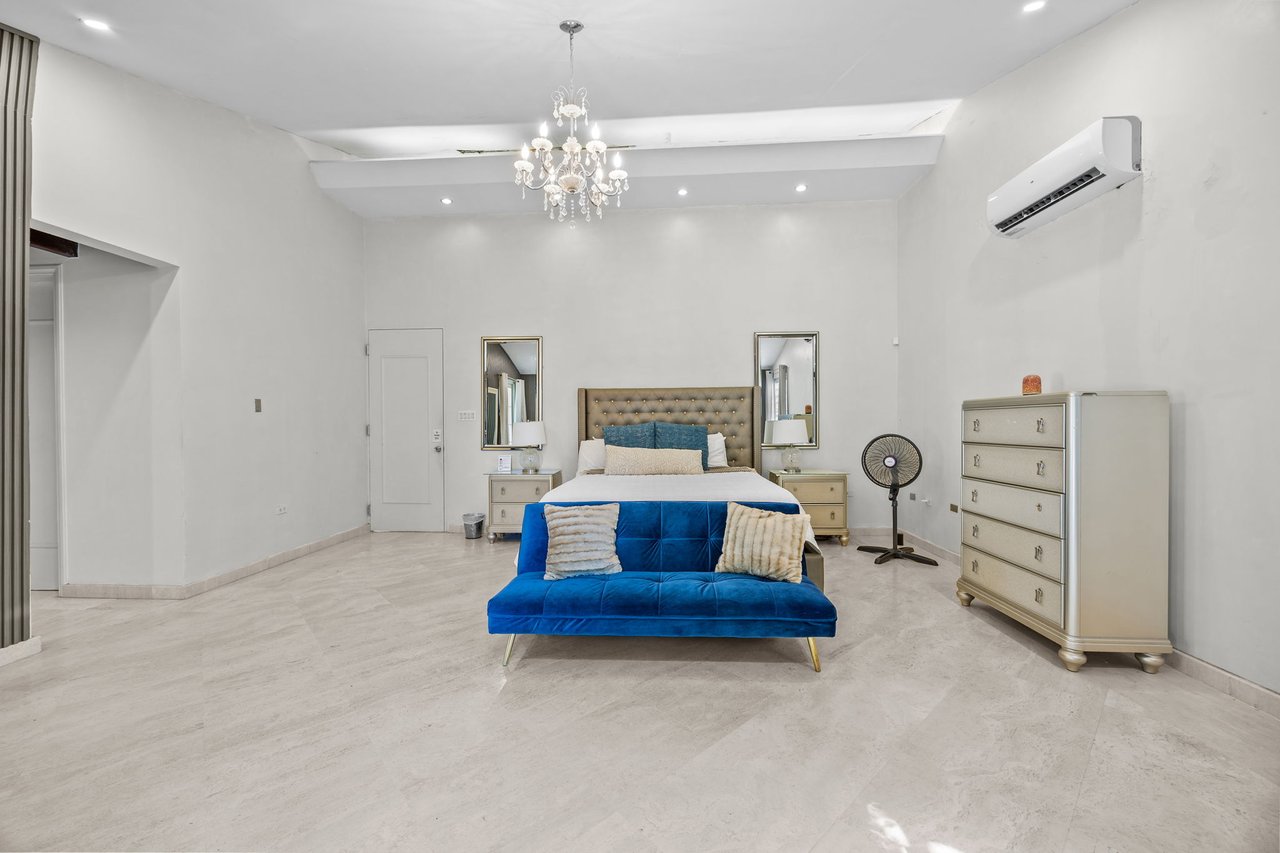 Luxury Income-Producing Estate | Carolina, Puerto Rico