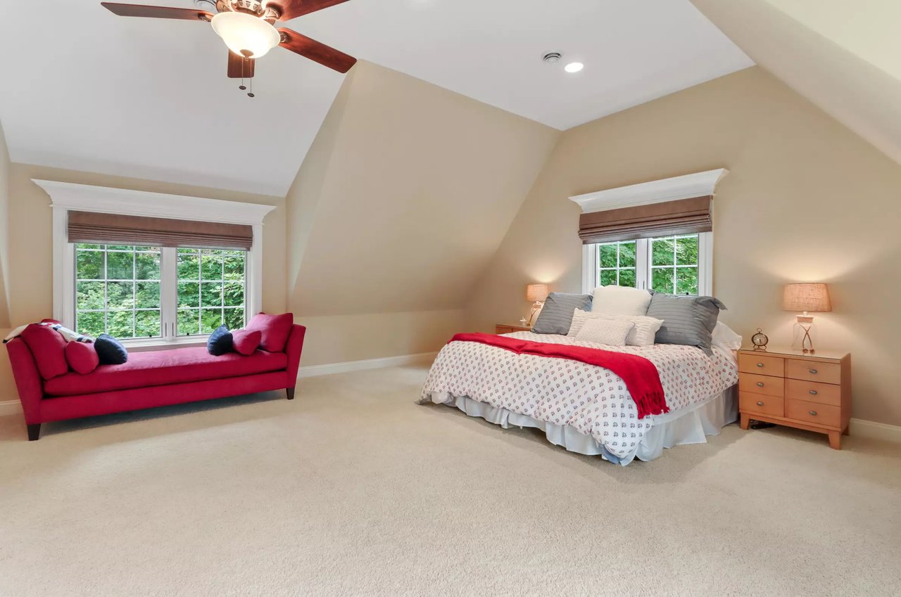 158 Abbey Springs Dr