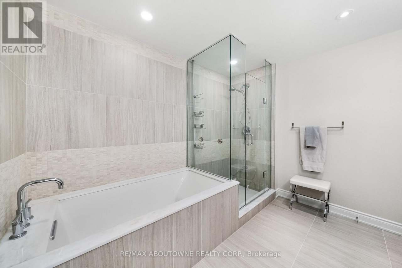 3500 Lakeshore Road W 205