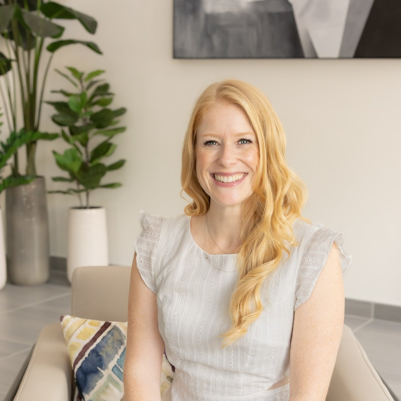 Sarah Ginge Calhoun Short Hills, NJ Real Estate Agent Headshot