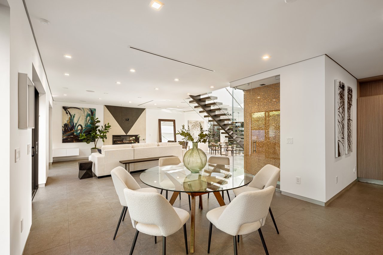 7911 Oceanus Dr, Hollywood HIlls