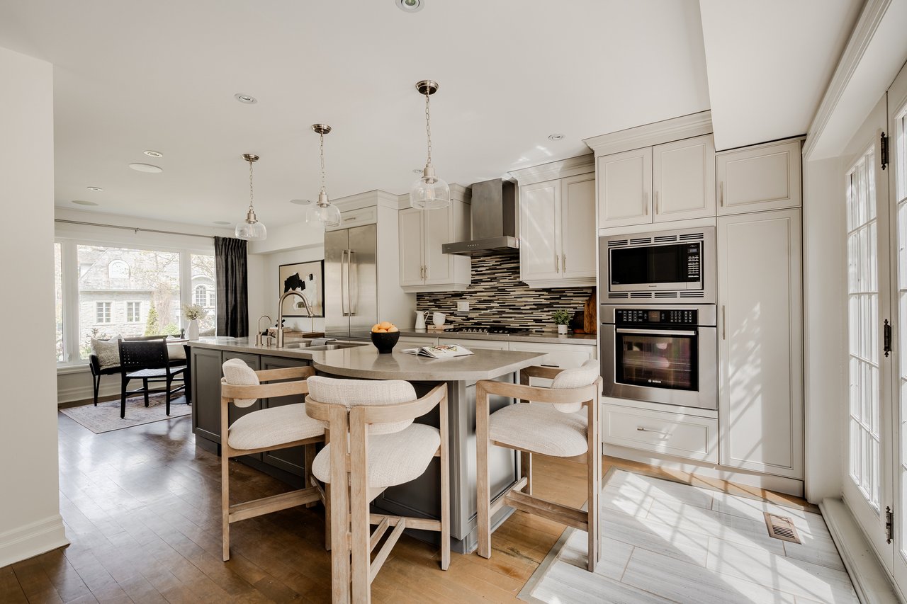 31 Fallingbrook Dr