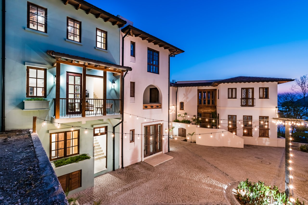 Casa Acuarela | 17 Calle Cartagena: A Vibrant 4-Bedroom Retreat Steps from Playa Danta in the Heart of Las Catalinas