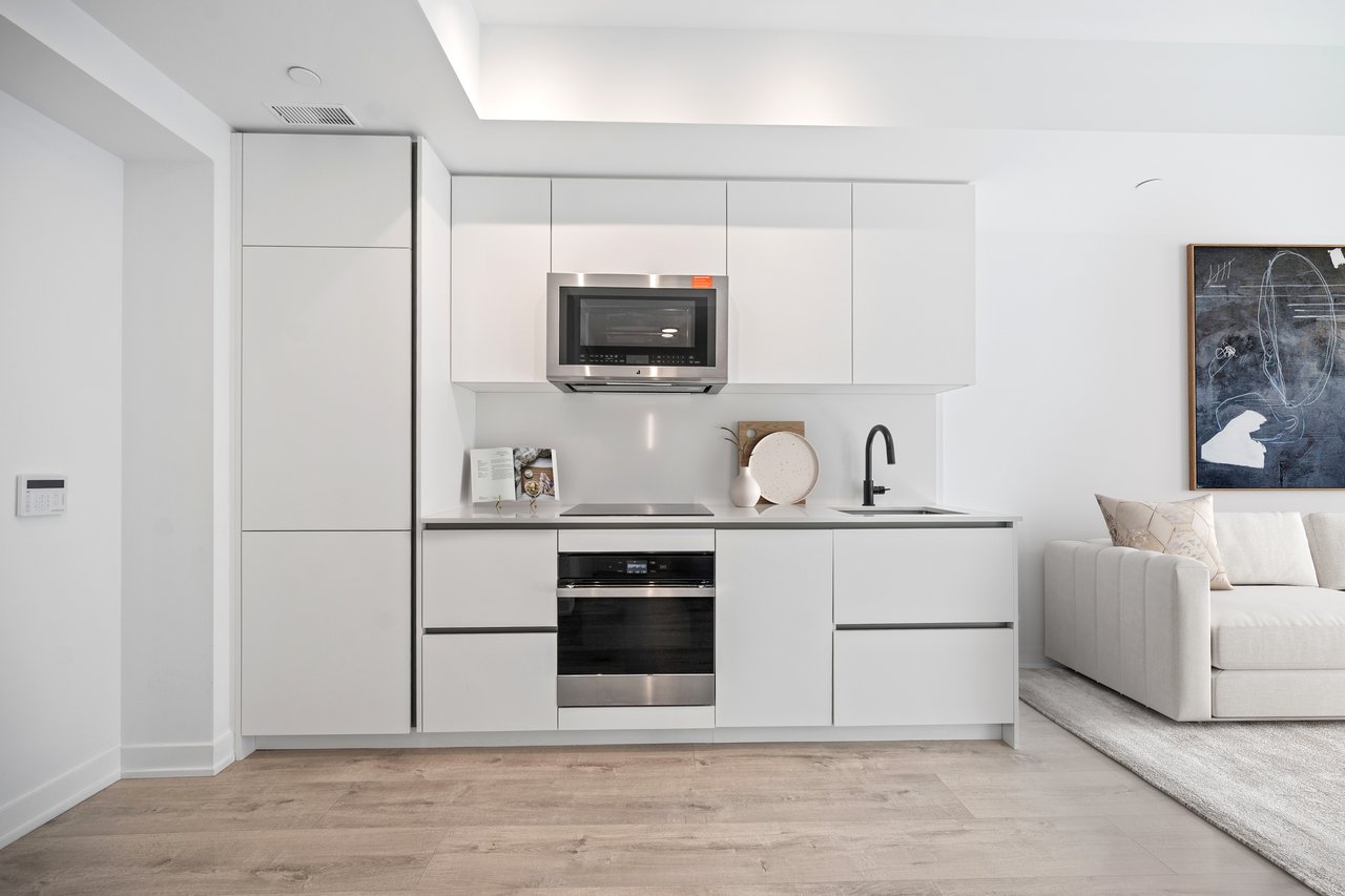 327 King Street W #1604