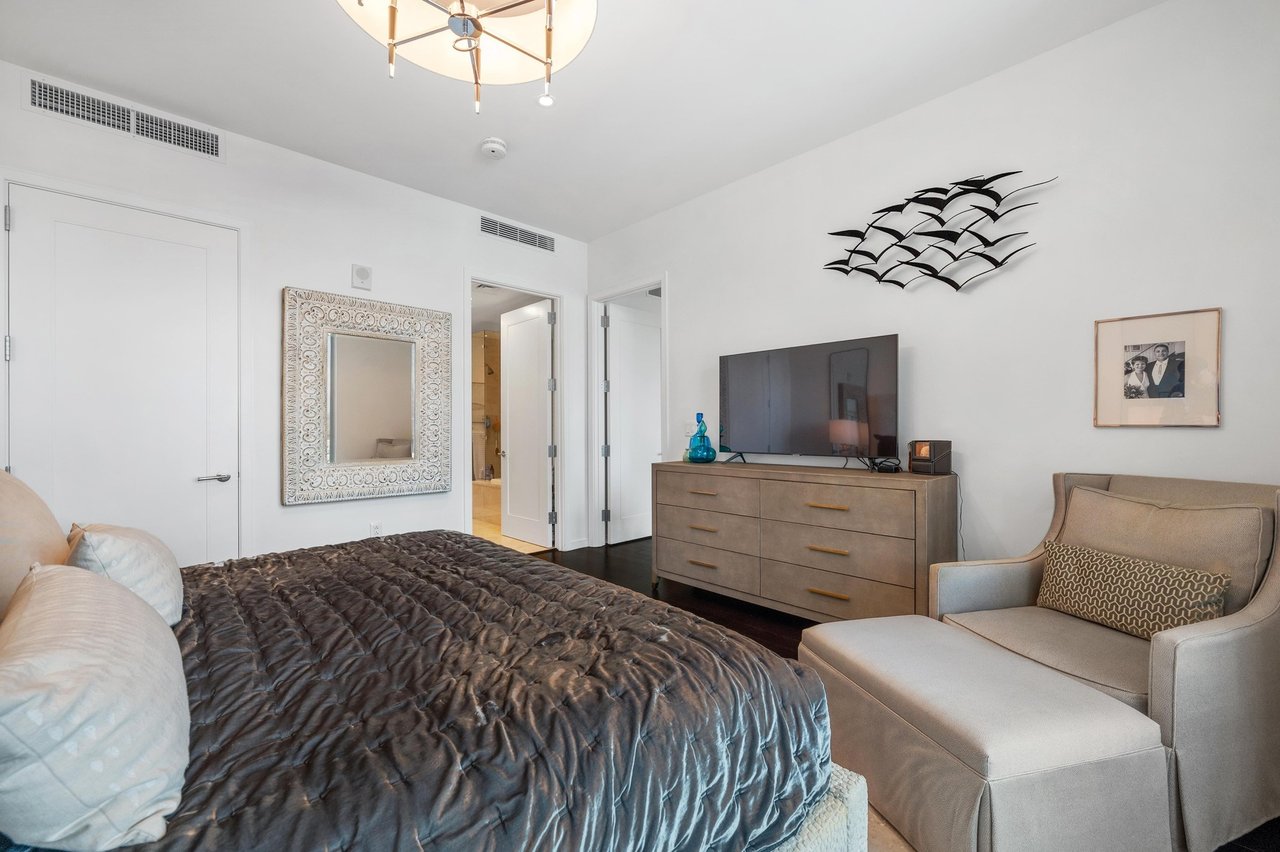 200 Congress Ave #13A