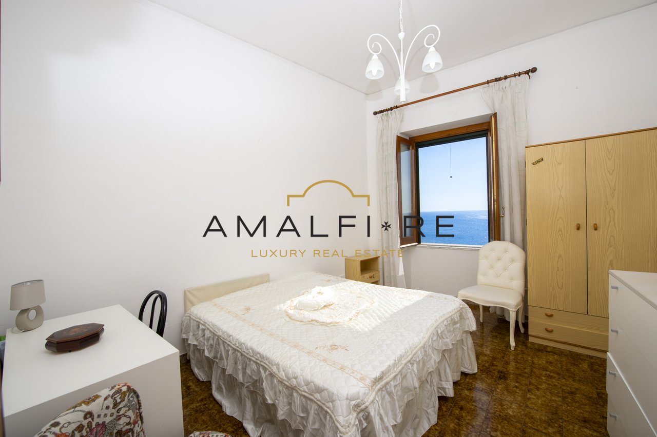 Seafront Apartment in Amalfi Center
