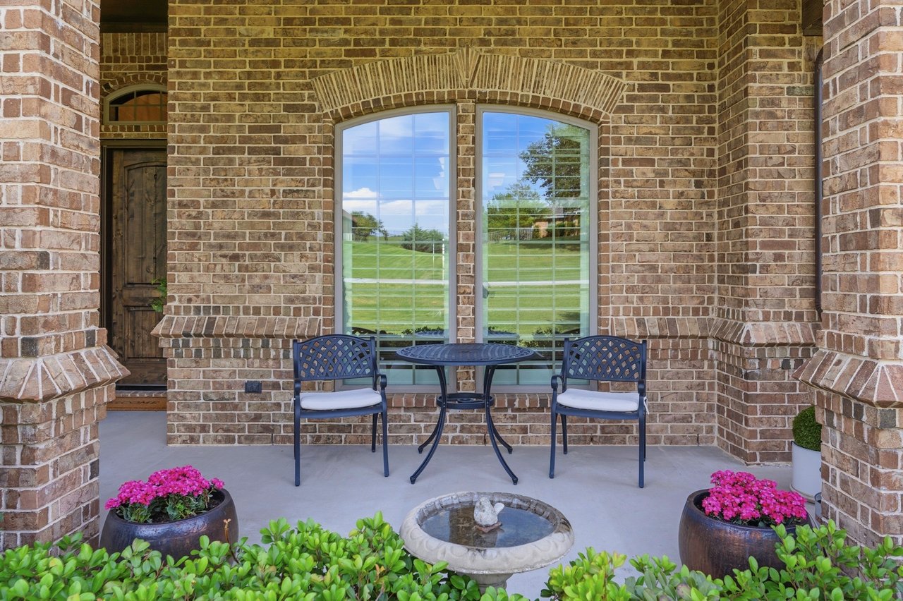 Gated Community Minutes from Eagle Mountain Lake!