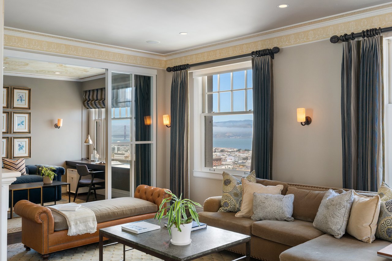 High-Floor Terrace Views Atop Nob Hill