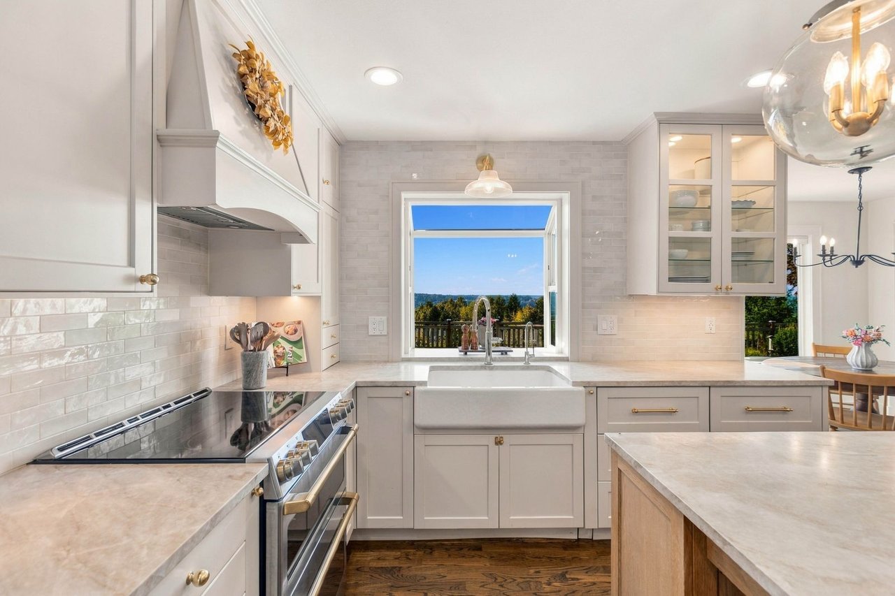 Sky Island Lifestyle Sweeping Valley Views