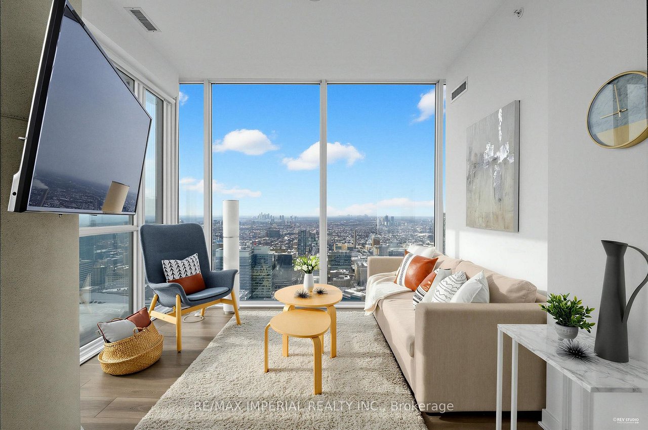 LUXURY SOUTHWEST PENTHOUSE