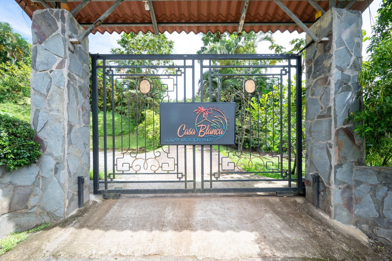 Casa Blanca | Multi-Villa Estate with Lake Views - Nuevo Arenal