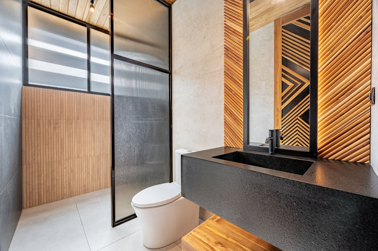 Casa Uchuva | Architectural Harmony of Wood, Stone, and Light