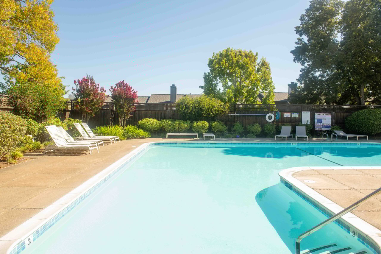 125 Sylvia Way, San Rafael