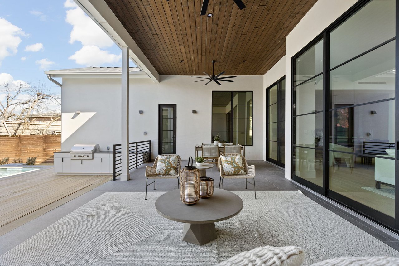 Forest Hills Residence