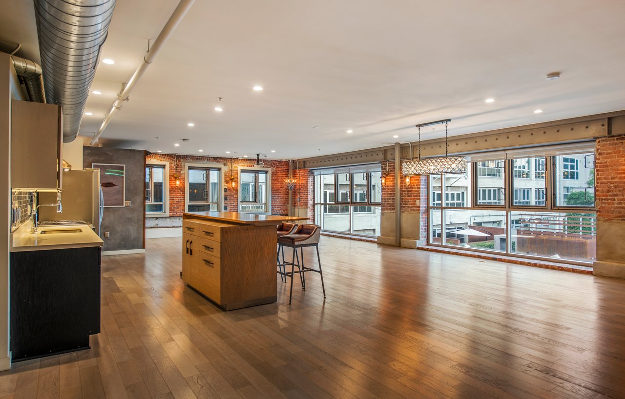 527 Molino St Unit: 202