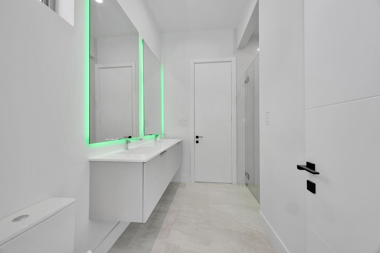 Your Private Resort - Everyday Of The Week