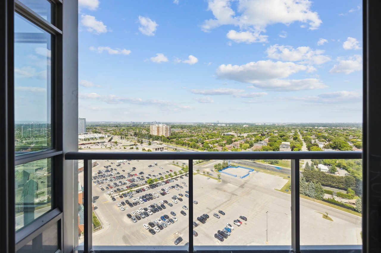 50 Upper Mall Way #2109
