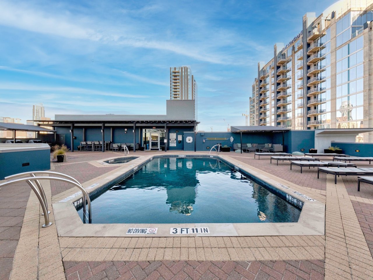 54 Rainey Street PH09