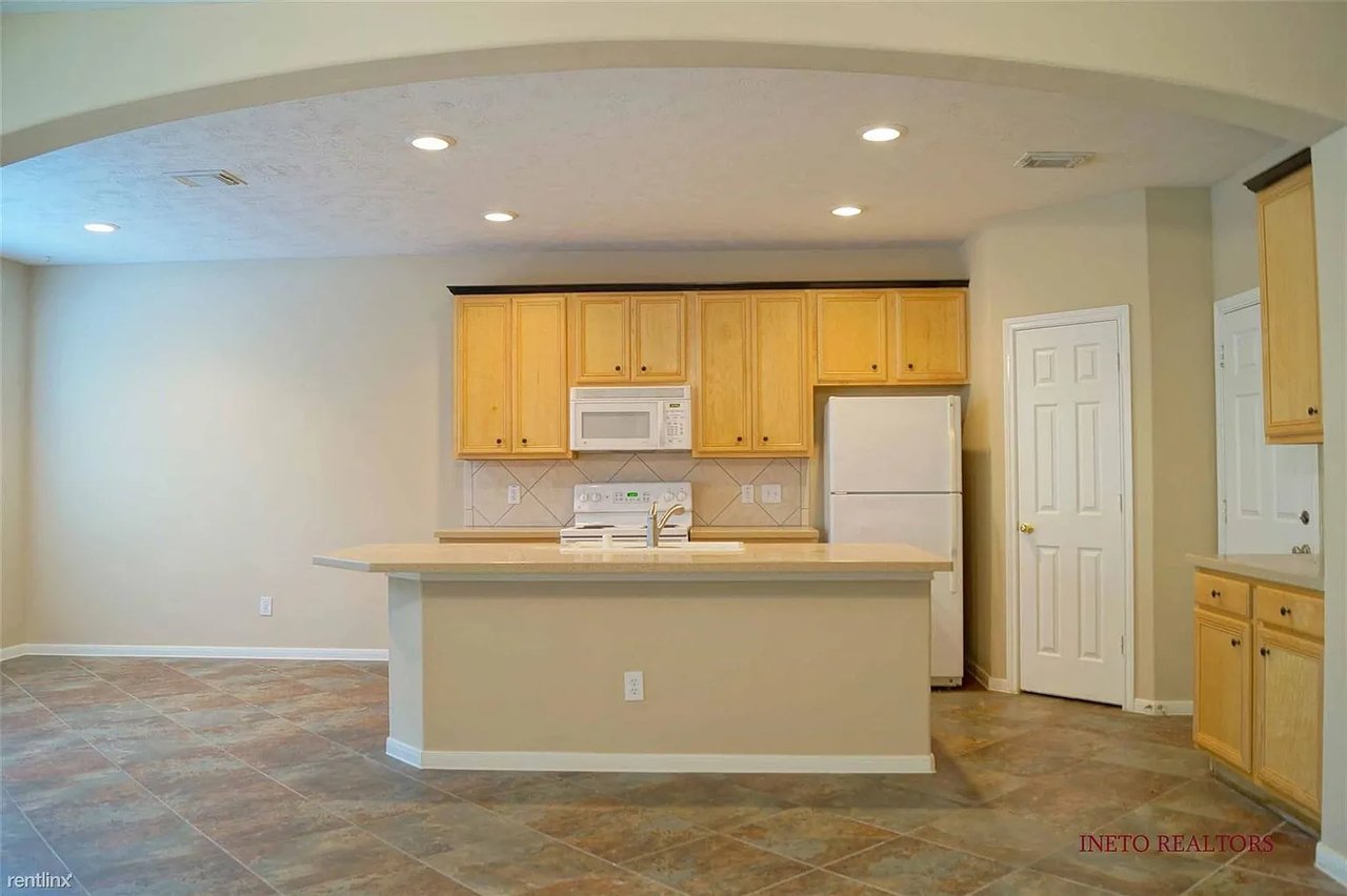 22 Baccara Pl