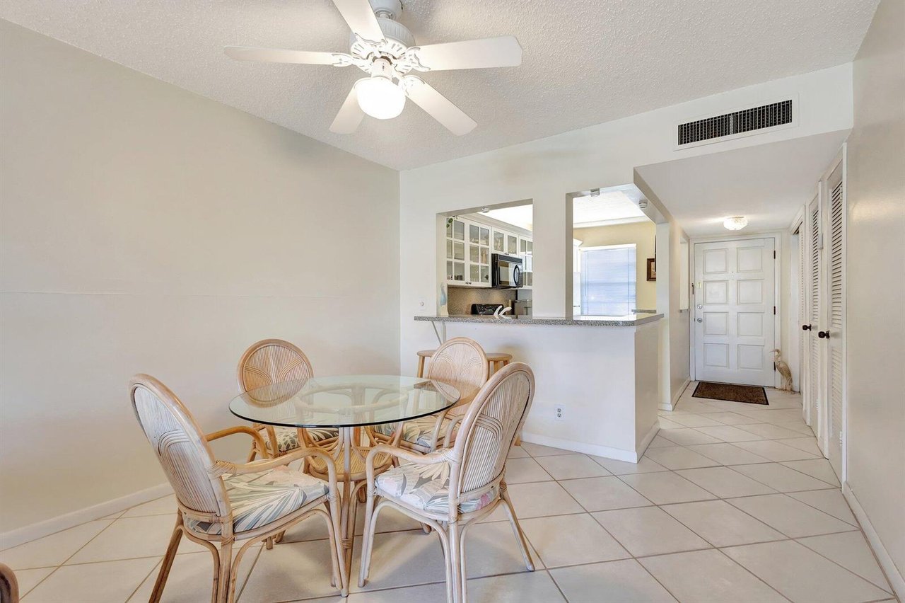 105 Paradise Harbour Boulevard #109