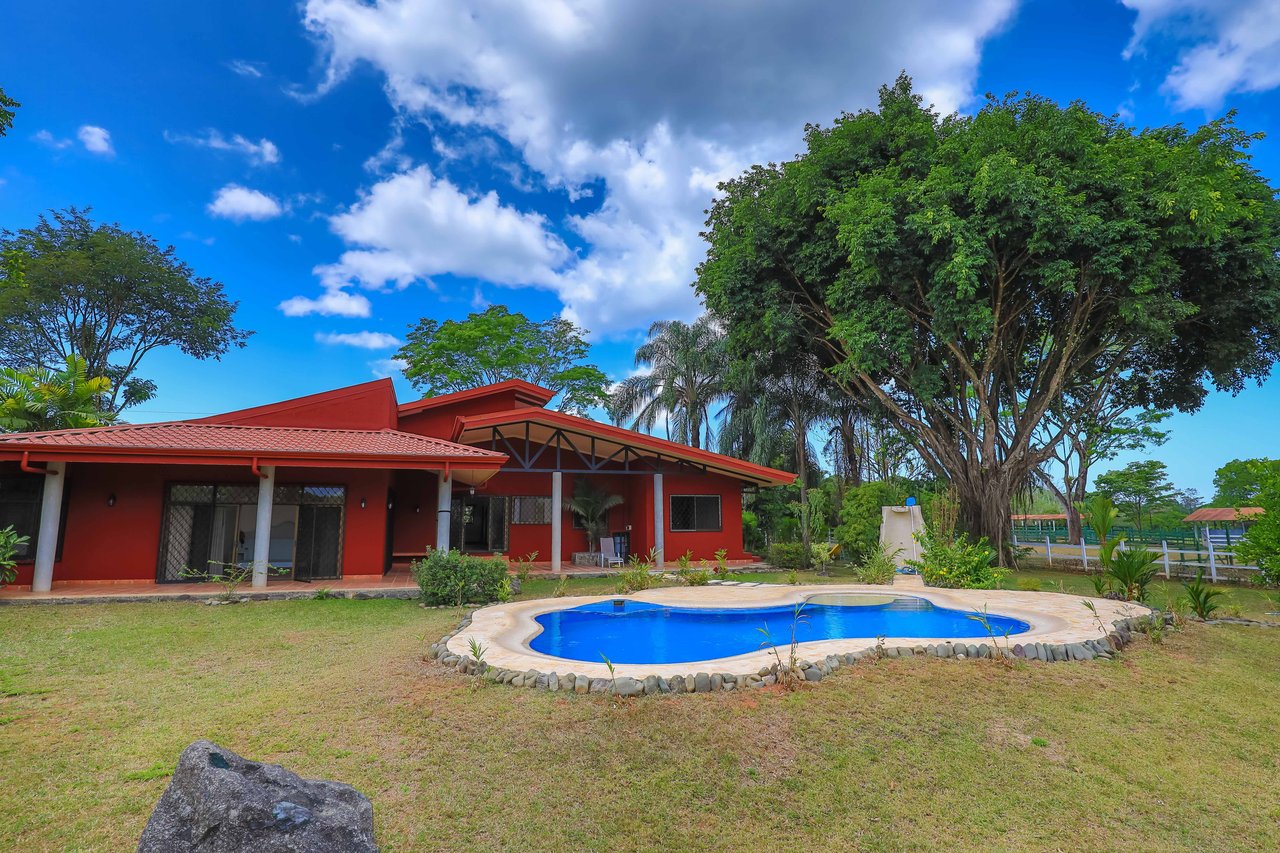 Hacienda-Style Retreat For Sale in Naranjito