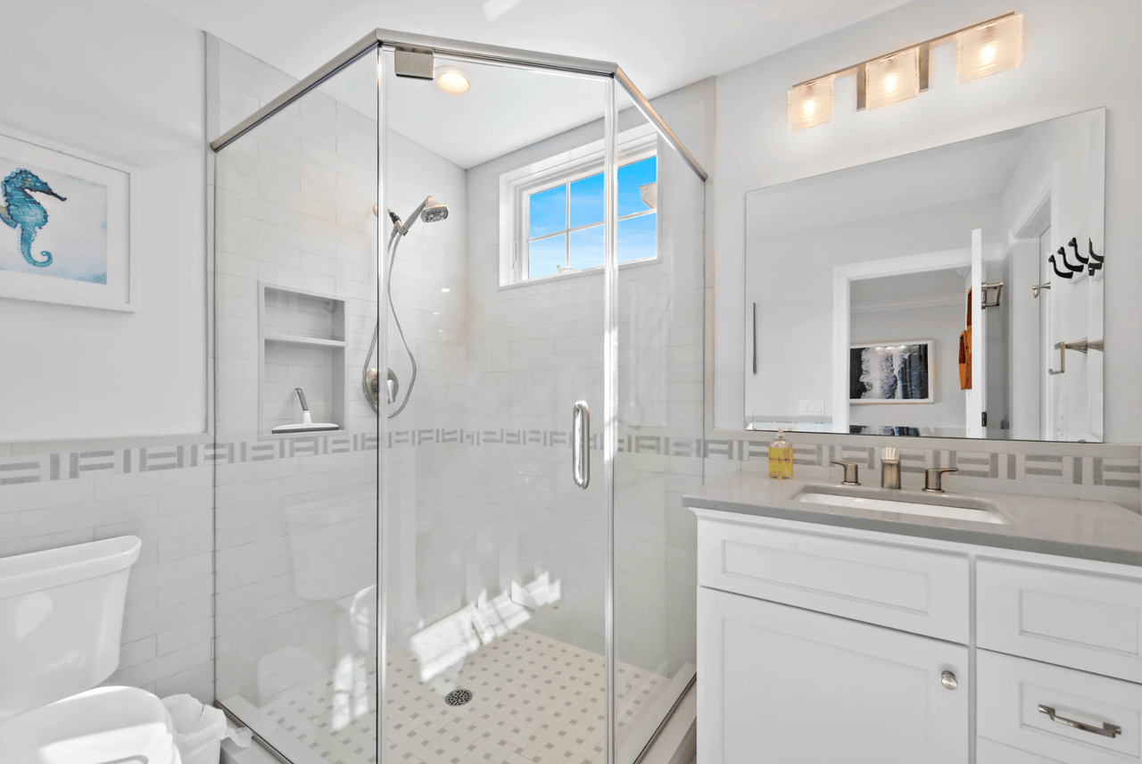 123 E. Colorado Avenue