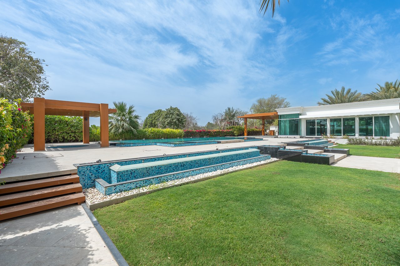 Emirates Hills Villa 