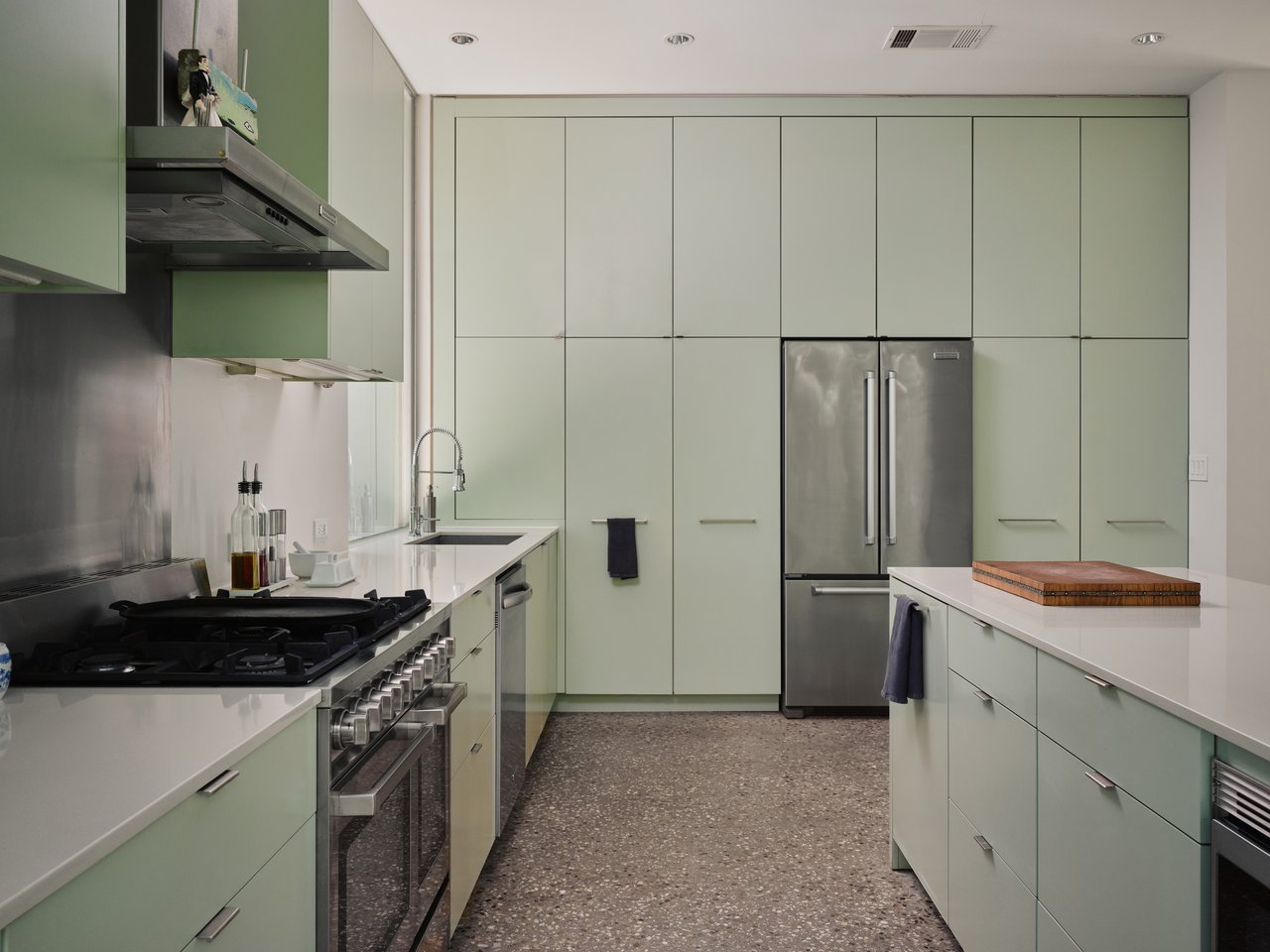 419 W Johanna St